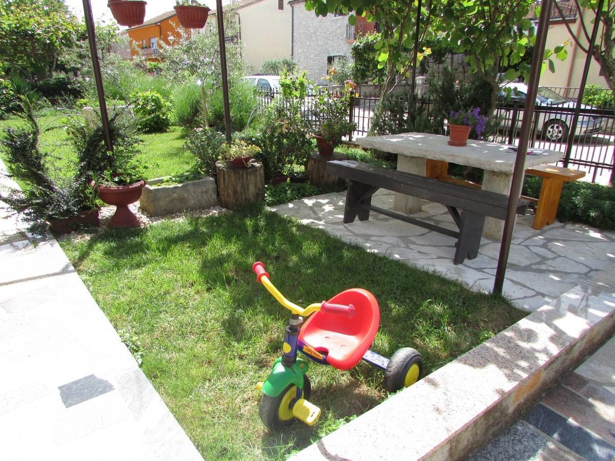 Mirela House With Apartment Умаг Екстериор снимка